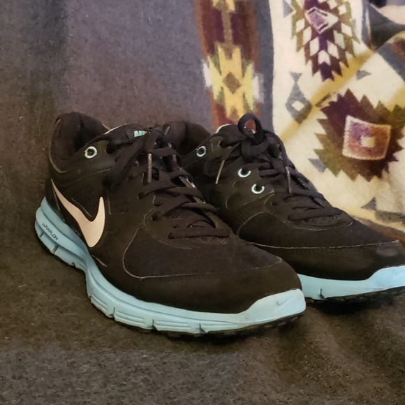 Running shoes - Picture 2 of 4